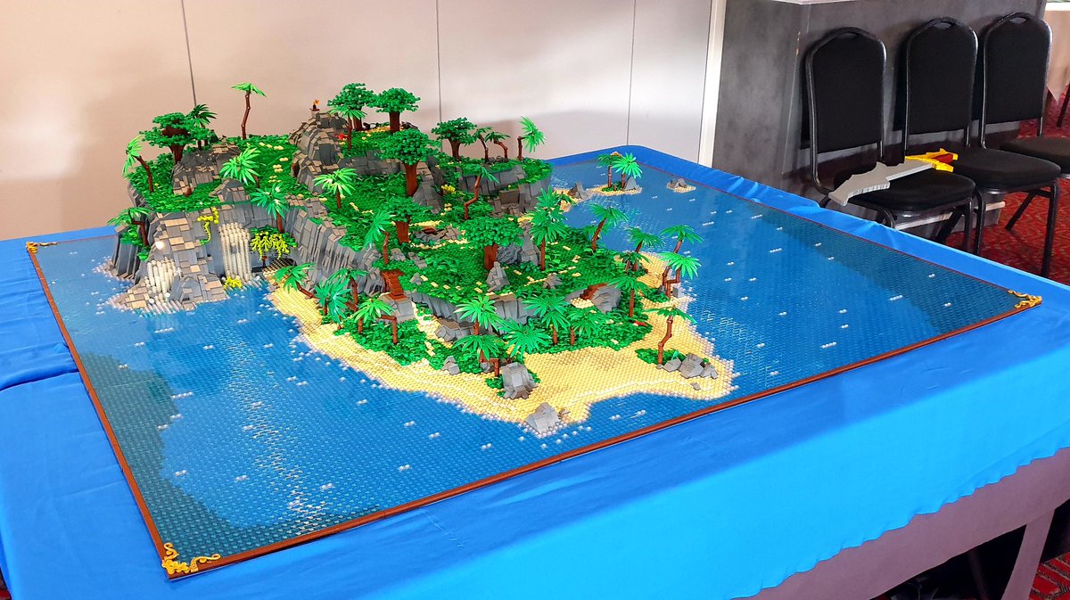 LEGO Crooks Hollow - Day 49.
Thanks to the <a href="/SoTFest/">SoT Fest ➡️ SoTFest 2025</a> crew, <a href="/RareLtd/">Rare Ltd.</a> devs &amp; everyone there for all your very kind comments. It took about 200 hours &amp; between 20- 30,000 LEGO elements.
If you have any pics please post below. Retweets and likes are extremely welcome! <a href="/SeaOfThieves/">Sea of Thieves</a>