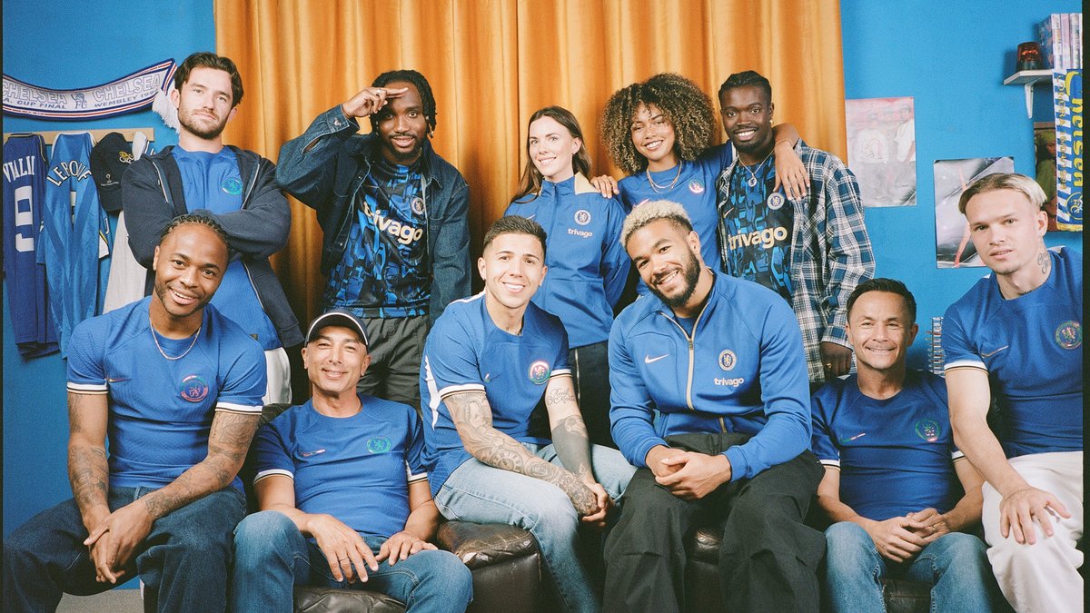 ChelseaFC's tweet photo. A Blue family. 💙 

#ItsA90sThing #ThePrideOfLondon https://t.co/qAhC2071lX