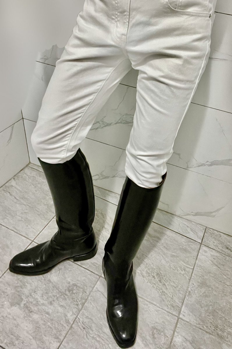 對比
black &amp; white