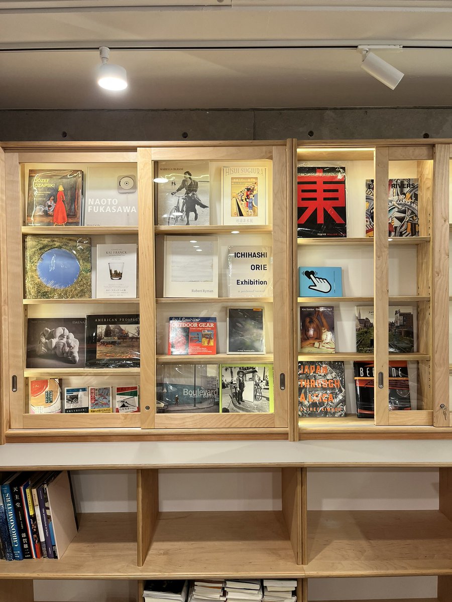 WolsBooks's tweet image. 自分の想像よりぜんぜんカッコよくまとまりました。SOFさん、いい仕事してます。#Senseoffun  #書架 #booklovers #木製家具