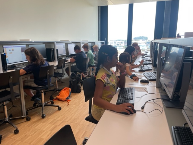 Heute <a href="/hslu/">HSLU Hochschule Luzern</a> #informatik <a href="/scratch/">Scratch Team</a>-Workshop für die #Ferienpässe Zug &amp; Nidwalden. 💪 <a href="/hslu_mint/">MINT-Förderung der Hochschule Luzern</a>