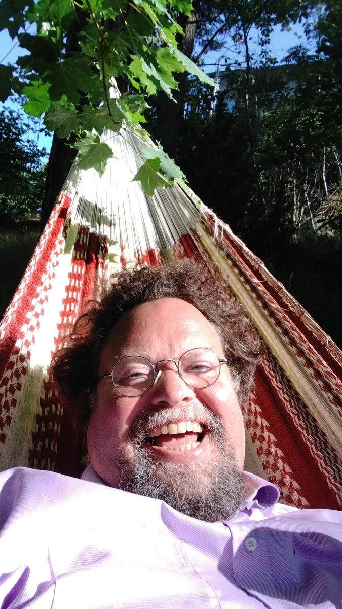 Edward_Blom's tweet image. Låg i hängmattan och lyssnade på Sommar med säpo-chefen när  min dotter istället ville höra sommarprogrammet jag gjorde för några år sedan. Så nu ligger jag i solen och skrattar och myser åt mig själv ... #sommarip1 #egotrip