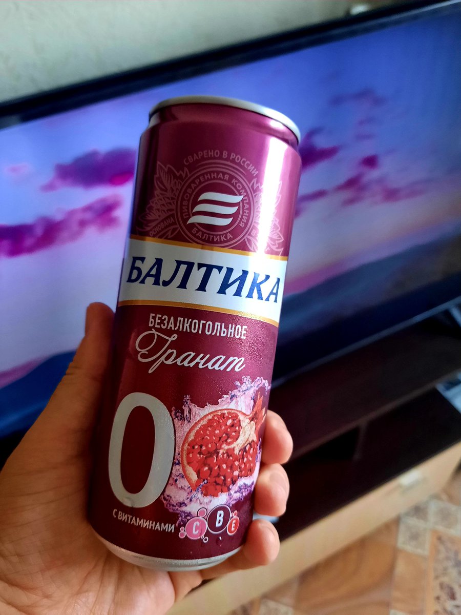 Газировки подорожали. Спасаемся вот этим. Рядом ещё полторашка Белебеевской минералки