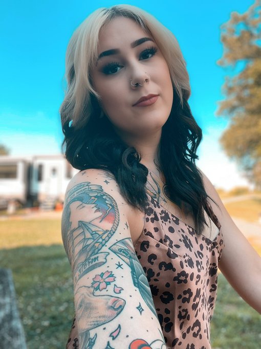 Good morning ☀️ say it back 🫶🏻  #selfie #goodmorning #outdoors https://t.co/YjifiLQqkF<a href="/tag/selfie"class="tags">#selfie</a><a href="/tag/goodmorning"class="tags">#goodmorning</a><a href="/tag/outdoors"class="tags"><span>#outdoors</span></a>