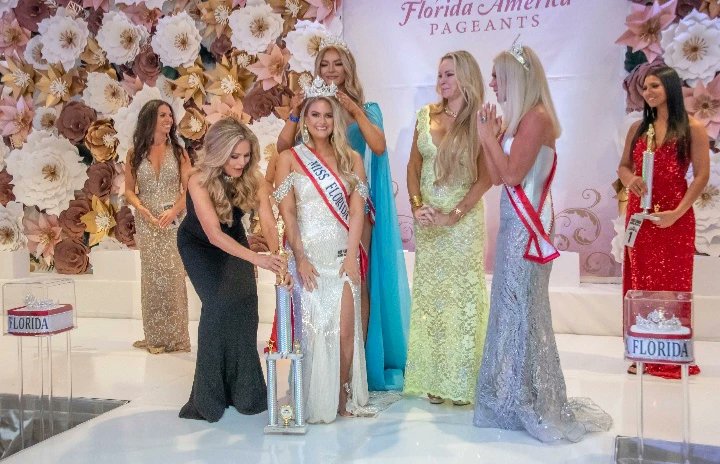 BarcellonaR's tweet photo. Missing all of my #flamericapageants fam! I'm feeling better every day and can't wait to spend time with everyone!
#wearefamily
#missforamerica
#americaweek
#victoriasvoicefoundation
#beautyforgood
#pageants
#inclusion4all
#championsforinclusion https://t.co/QgLnddoxSV