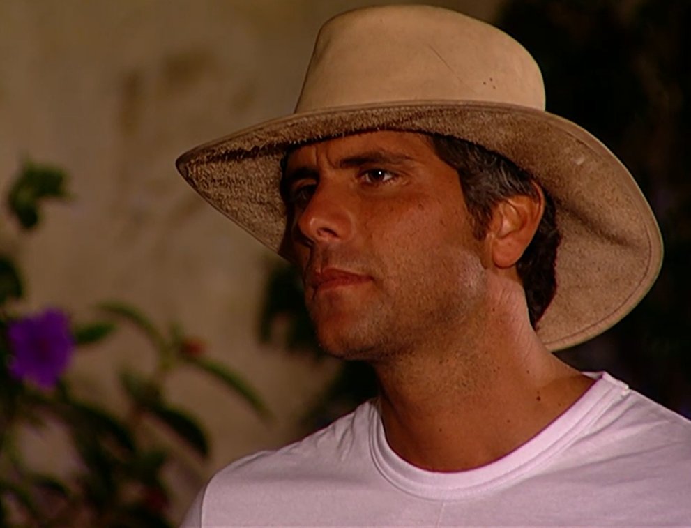 xLaTormenta's tweet photo. #LaTormenta #LaTormentaNova #LT151 El padre Damián le aconseja a Santos que le dé tiempo a María Teresa. https://t.co/RXJAMqsvCX