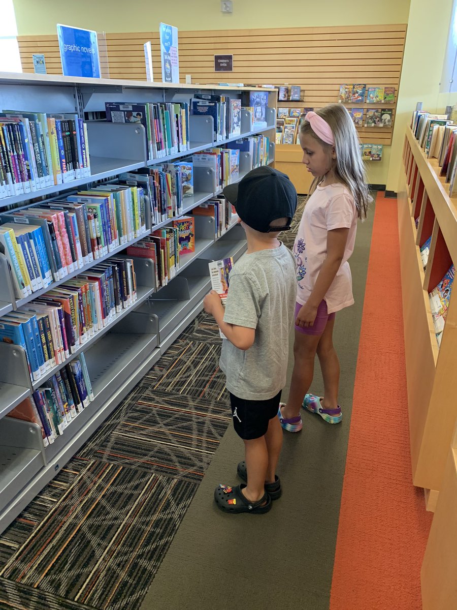 Melaniemwebs's tweet photo. @Mrsbarillari Keeping up with our summer reading and trips to the Library 📚 @Mrsbarillari https://t.co/7r7cyzZOUR