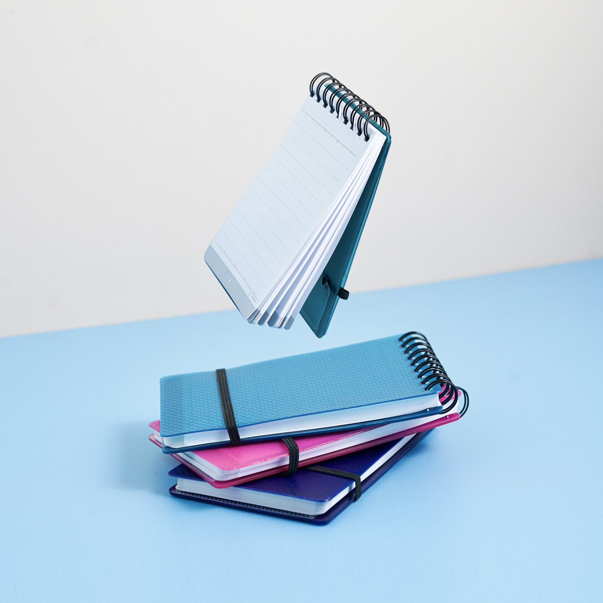 SnopakeBrands's tweet photo. Snopake Brands NoteGuard Hardback comes in a variety of fun sizes and colours! 💙💖💚💜

Available in A4/A5/A6 and 5’’/3’’ sizes 📝  150 to 130 pages respectively! 

Find out more @ https://t.co/yrbIOPkHQL 

#lovestationerylovesnopake
#snopake #swordfish #platignum #snopakebrands #lovesnopake #lovestationery
#instastationery #stationery #instalove #polyfile #shredder #laminator #pencilsharpener #stickynotes #writing #pens #platignumpens #swordfishlaminators #swordfishpencilsharpeners #snopakebags #snopakerainbow #snopaketabs #snopakenoteguard #zeonorganiser #snopakebook #hardbackbook