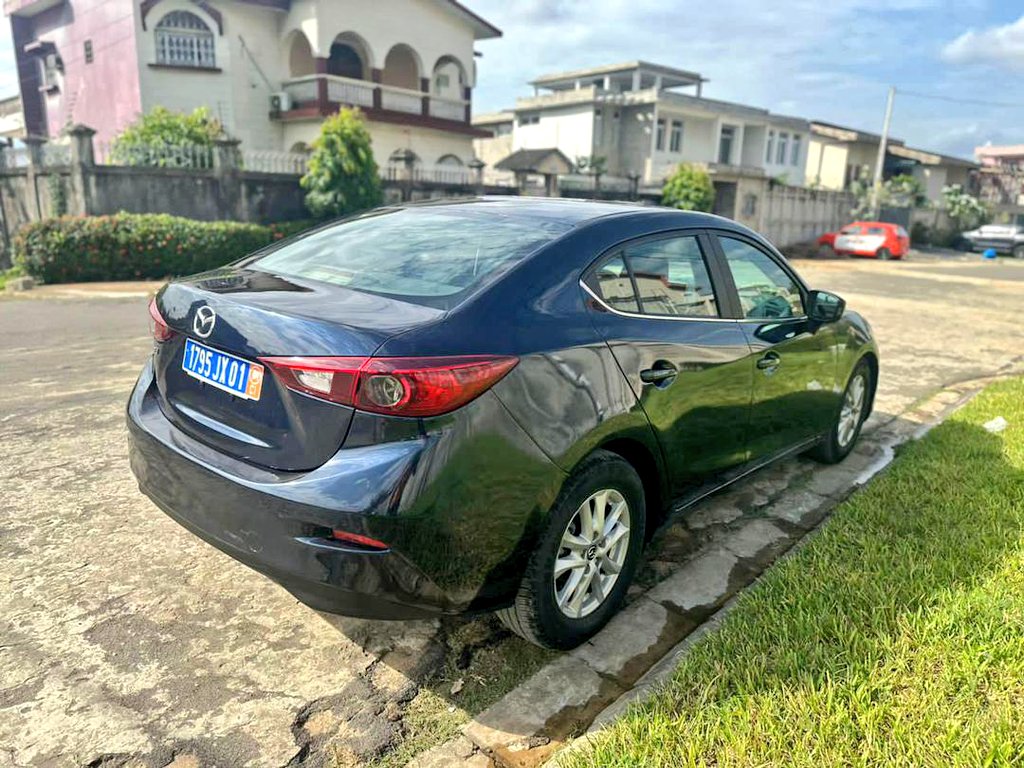 MaximeBationo's tweet photo. MAZDA3 BERLINE 2017

TRANSMISSION AUTOMATIQUE 
ÉNERGIE ESSENCE 
MOTEUR 4 CYLINDRES 
CLIMATISATION D’ORIGINE 
INTÉRIEUR TISSU 
CAMERA DE RECULE 
TOIT OUVRANT 
KILOMÉTRAGE 43.000 KM 
TOUT PAPIERS A JOURS 

PRIX : 8.500.000 F CFA 
CONTACT: 0140780004 https://t.co/nfi8VoxSEG