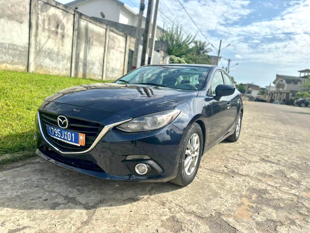 MaximeBationo's tweet photo. MAZDA3 BERLINE 2017

TRANSMISSION AUTOMATIQUE 
ÉNERGIE ESSENCE 
MOTEUR 4 CYLINDRES 
CLIMATISATION D’ORIGINE 
INTÉRIEUR TISSU 
CAMERA DE RECULE 
TOIT OUVRANT 
KILOMÉTRAGE 43.000 KM 
TOUT PAPIERS A JOURS 

PRIX : 8.500.000 F CFA 
CONTACT: 0140780004 https://t.co/nfi8VoxSEG