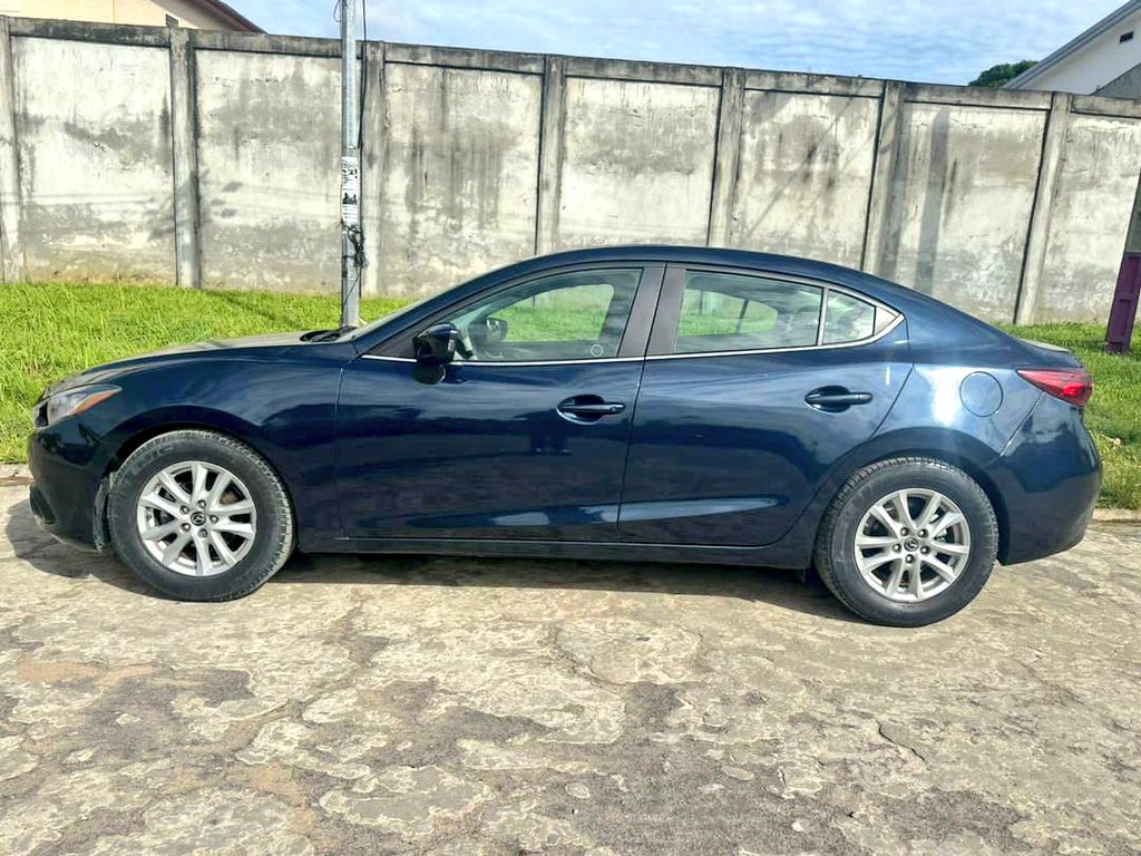 MaximeBationo's tweet photo. MAZDA3 BERLINE 2017

TRANSMISSION AUTOMATIQUE 
ÉNERGIE ESSENCE 
MOTEUR 4 CYLINDRES 
CLIMATISATION D’ORIGINE 
INTÉRIEUR TISSU 
CAMERA DE RECULE 
TOIT OUVRANT 
KILOMÉTRAGE 43.000 KM 
TOUT PAPIERS A JOURS 

PRIX : 8.500.000 F CFA 
CONTACT: 0140780004 https://t.co/nfi8VoxSEG