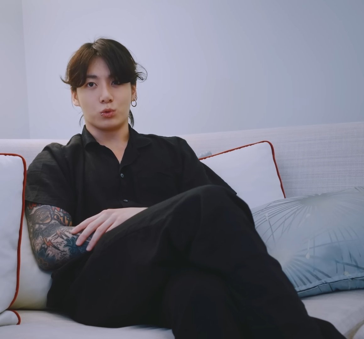 negrabella9's tweet photo. Y con trompita 🍓 incluida 😍💕😍 ayyy qué bonito estás #JeyKey. Ya falta poco para
#정국 #JungKook #JungKook_Seven https://t.co/GSLR8opoOP