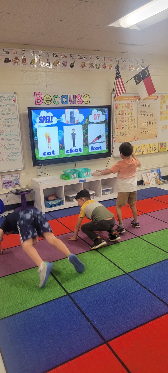 WBusenlehner's tweet image. Who says you can&apos;t make reading fun? Here at @PboroElementary this morning, we incorporated reading during our brain break. Students were given a picture and had to do the exercise move that matched the correct spelling. #CCSreadandgrow #OneChatham