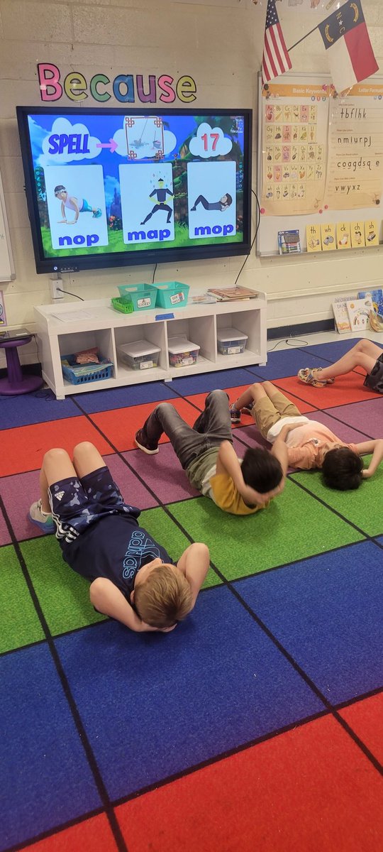 WBusenlehner's tweet image. Who says you can&apos;t make reading fun? Here at @PboroElementary this morning, we incorporated reading during our brain break. Students were given a picture and had to do the exercise move that matched the correct spelling. #CCSreadandgrow #OneChatham