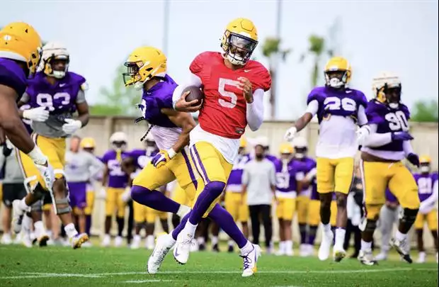 The three #LSU players joining Brian Kelly at SEC Media Days were announced:

https://t.co/MUUdUaGXax https://t.co/EFL63bshpS