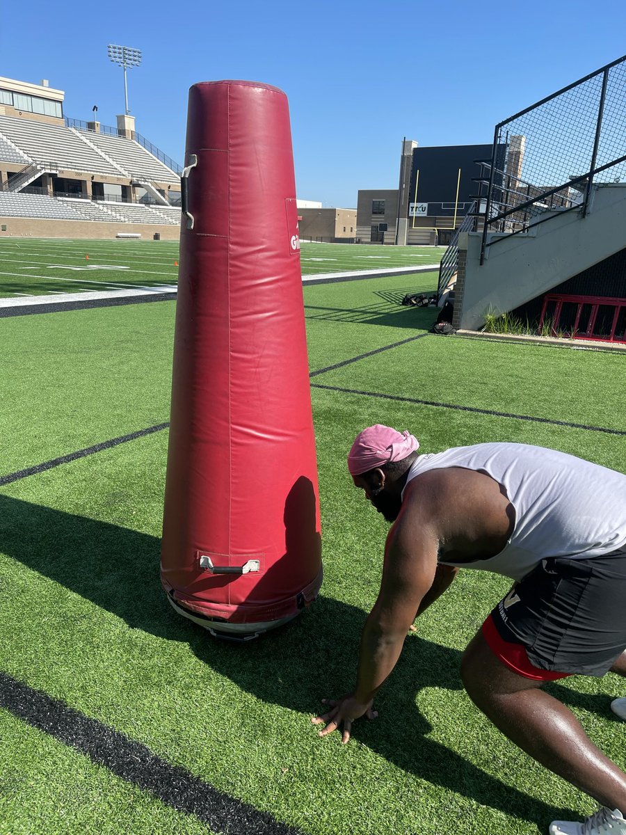 Union Football (@unionfootball) on Twitter photo <a href="/DemarionT_/">Demarion Thomas</a> - <a href="/VandyFootball/">Vanderbilt Football</a>
<a href="/Edward_P25/">Edward Pointer</a> - <a href="/ECUTigersFB/">ECU Tigers Football</a>
Good seeing some #UnionFBAlums back home preparing for their upcoming seasons. Thanks for stopping by! #UnionFB <a href="/DemarionT_/">Demarion Thomas</a> - <a href="/VandyFootball/">Vanderbilt Football</a>
<a href="/Edward_P25/">Edward Pointer</a> - <a href="/ECUTigersFB/">ECU Tigers Football</a>
Good seeing some #UnionFBAlums back home preparing for their upcoming seasons. Thanks for stopping by! #UnionFB