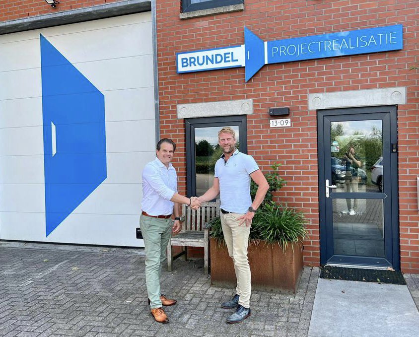 We zitten allesbehalve stil tijdens de vakantie! Welkom als Keisponsor bij onze businessclub BRUNDEL PROJECTREALISATIE <a href="/MBrundel/">Marco Brundel</a> 🤝✍🏼🥂