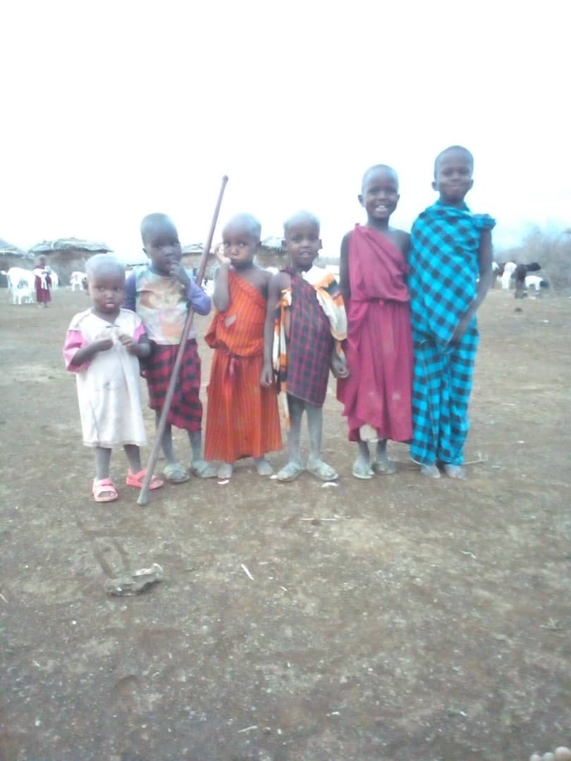 Hora del café! Estos peques nos esperan! Son tan solo dos euros que van directamente a las mamis masai, de quienes dependen estos peques. Ayudarlas a ellas es ayudar a todos. Os esperamos en acoffeeforher.org de @shareacoffeefor Gracias siempre 💜💜💜