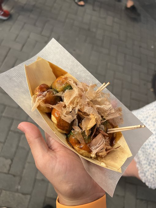 Snacks in Japan 🍡 https://t.co/l147HhPzCp