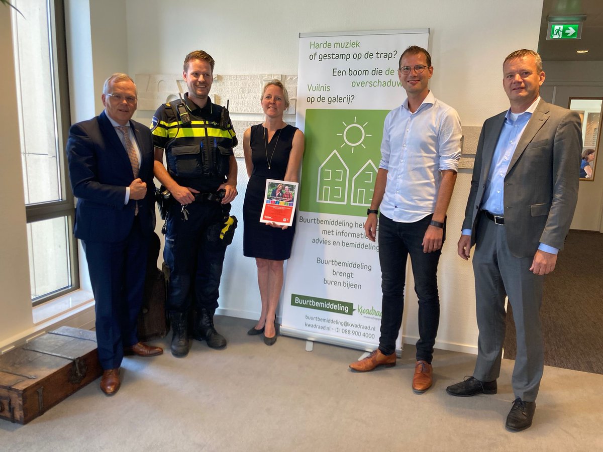 Vandaag nieuw convenant Buurtbemiddeling ondertekend. Met Kwadraad, <a href="/QuaWonen/">QuaWonen</a> en <a href="/Havensteder/">Havensteder</a>
