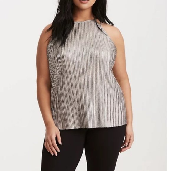 trendycircular's tweet photo. So good I had to share! Check out all the items I'm loving on @Poshmarkapp from @Toryyanne #poshmark #fashion #style #shopmycloset #jcrew #laurenralphlauren #torrid: https://t.co/OhoaHkz2HJ https://t.co/kJuhDFpDMh