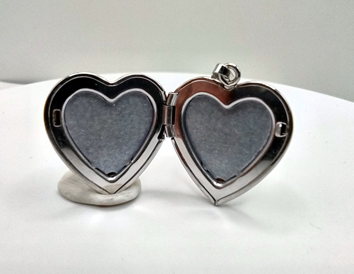 shadowrose00's tweet photo. Who watches you play? 5:00 AM practice? Hockey Mom!
Only $119 with free shipping!
https://t.co/hlhJduIoRu
#nhl #hockey #icehockey #silverjewelry #smallbusinessowner #smallbusiness #silverlocket #hockeymom #hockeymoms #hockeymomsrock #hockeymomlife #silverchain https://t.co/dIvfGR8Yzi