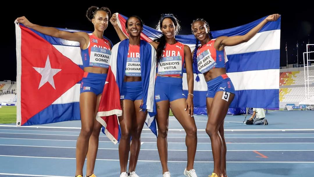DrRobertoMOjeda's tweet photo. Felicidades a los atletas, entrenadores, personal médico, a toda la delegación deportiva de #Cuba en #SanSalvador2023. Más allá de las medallas nos han hecho vibrar de emoción y orgullo, junto a ustedes vamos por #MasRetosMasCompromiso https://t.co/RFKr6J74mQ