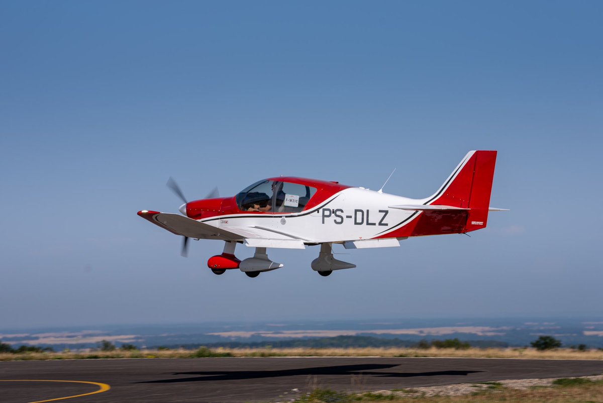 RobinAircraft's tweet photo. ✅ First test flight for the first brazilian DR401 🇧🇷

#robinaircraft #DR401 #airplane #planegeek #avgeek https://t.co/oFzy6BNZyu