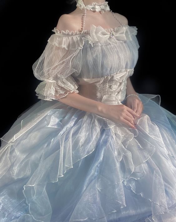 pinknishii's tweet photo. Draw your favs in ethereal gowns/outfits 🥺 https://t.co/8TJanOt0QB