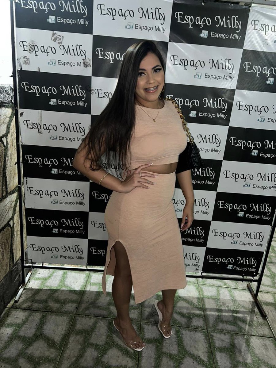 Mayaraaa21's tweet photo. Alma leve, coração feliz!🤎✨ https://t.co/CmEEgwHIy8