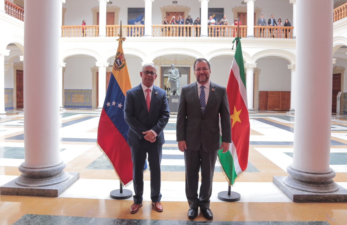 Yvan Gil tweet media