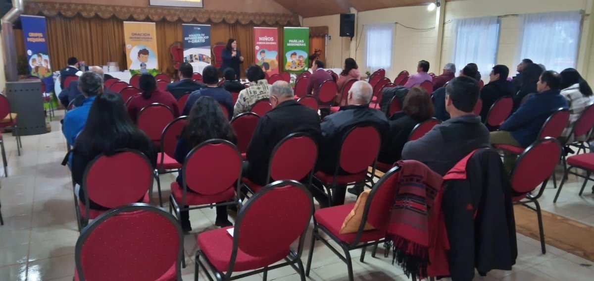 El pr Francisco Brilhante, coordinador de Clase Bíblica #NuevoTiempo y la hermana Sissi Alvarado, dir del #MinisterioInfantil, llegaron a Quirao para capacitar en la plantación de filial Reloca 
Seguimos enfocando nuestros esfuerzos en el futuro de la iglesia #GeneraciónMisionera