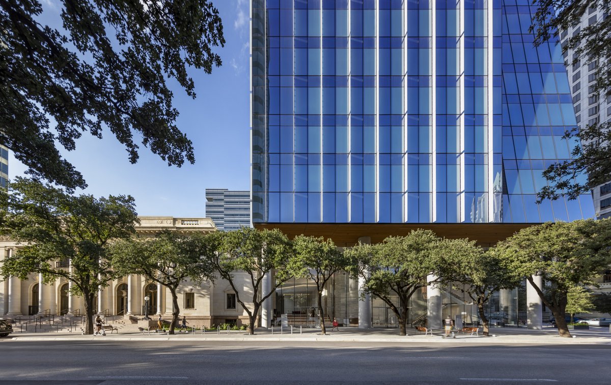 PageThink's tweet image. With gratitude to our many clients and project partners for their roles in #PageAustin being ranked #1 among architecture firms in Austin! Thank you @MyABJ! bit.ly/44D8emp 📸 by: Albert Vecerka/Esto #AustinArchitecture