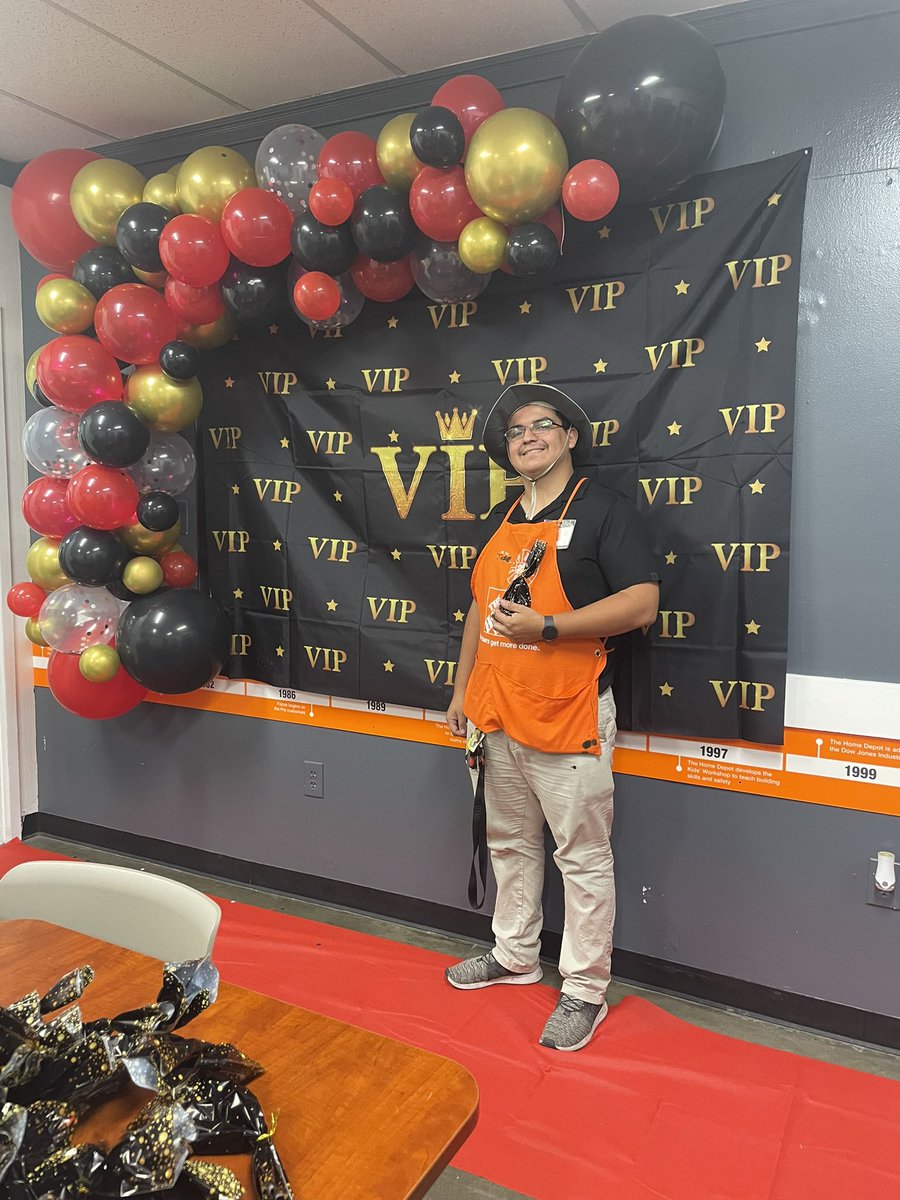 Home Depot 584 tweet media