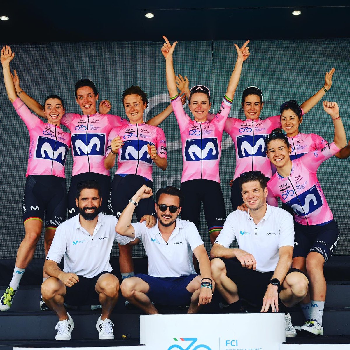 Biannic Aude (@audebiannic) on Twitter photo TOUT SEUL ON VA PLUS VITE , ENSEMBLE , ON VA PLUS LOIN !
Victoire sur le #GiroDonne23 avec une grande <a href="/AvVleuten/">Annemiek van Vleuten</a> 🎉🥳
En prime le général par équipe 💙
<a href="/Movistar_Team/">Movistar Team</a>
📸 <a href="/GettyImages/">Getty Images</a> TOUT SEUL ON VA PLUS VITE , ENSEMBLE , ON VA PLUS LOIN !
Victoire sur le #GiroDonne23 avec une grande <a href="/AvVleuten/">Annemiek van Vleuten</a> 🎉🥳
En prime le général par équipe 💙
<a href="/Movistar_Team/">Movistar Team</a>
📸 <a href="/GettyImages/">Getty Images</a>