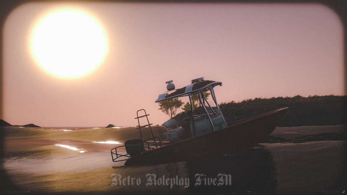 RetroRoleplay5M's tweet photo. #NewBoatDay, The Port Police division of Los Santos alongside the Harbour Patrol division of Los Santos County have received two new #BostonWhaler vessels to improve the patrol ability within each area.

Seen below is the two new Vantage vessels alongside two CVPI's. https://t.co/xFH5JOb80g