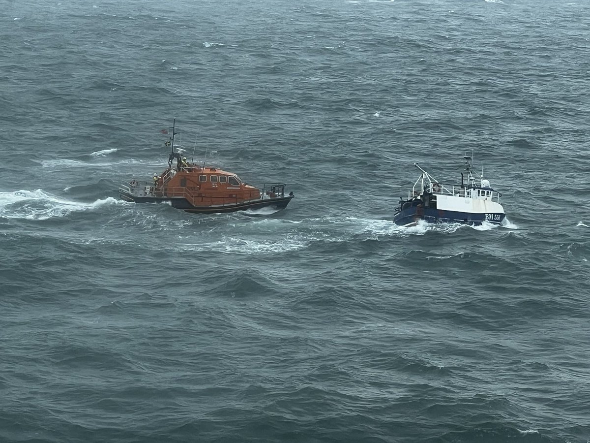 Just now: As we cross the Irish Sea on the Irish Ferries “Oscar Wilde” ship, the RNLI checks on fishing boat BM 556 which has lost radio communications in the choppy waters. The pilot is still aboard trying to power to safety but to no avail in the rough seas.