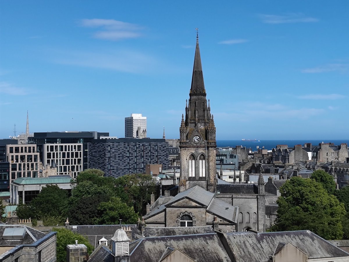 KiltTilter's tweet photo. Standing on one of the highest points in #Aberdeen Enjoying the view, but windy #welcometoScotland https://t.co/6GOHYSt5H2