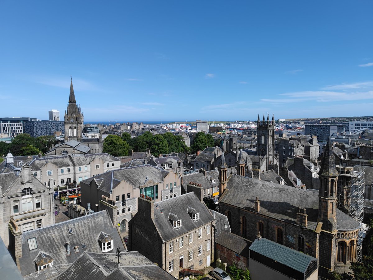 KiltTilter's tweet photo. Standing on one of the highest points in #Aberdeen Enjoying the view, but windy #welcometoScotland https://t.co/6GOHYSt5H2