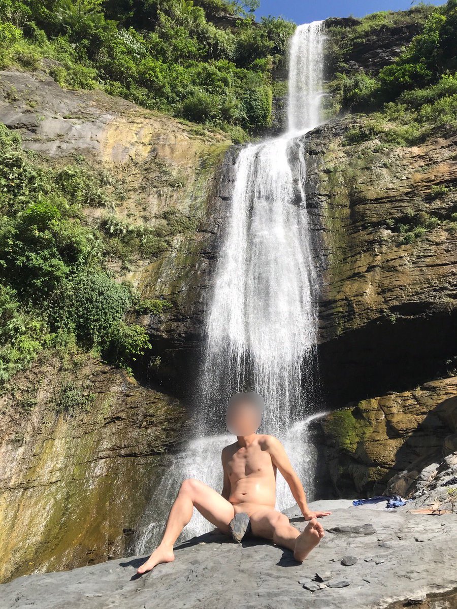 HappyNudist tweet media