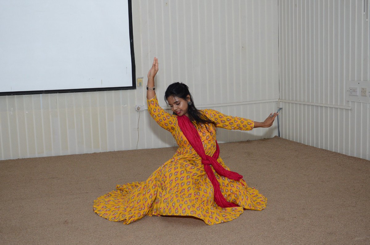 IIfmBhopal's tweet photo. Embracing Diversity, Uniting Talents: PGP 2023-25 batch of IIFM showcased their talents with an enchanting cultural extravaganza! β¨
#IIFMCulturalEve #PGP2023_2025 #BuildingBonds #UnitingTalent #EmbracingDiversity #IIFM #PGDFM #PGDSM https://t.co/MbagvEeiJt