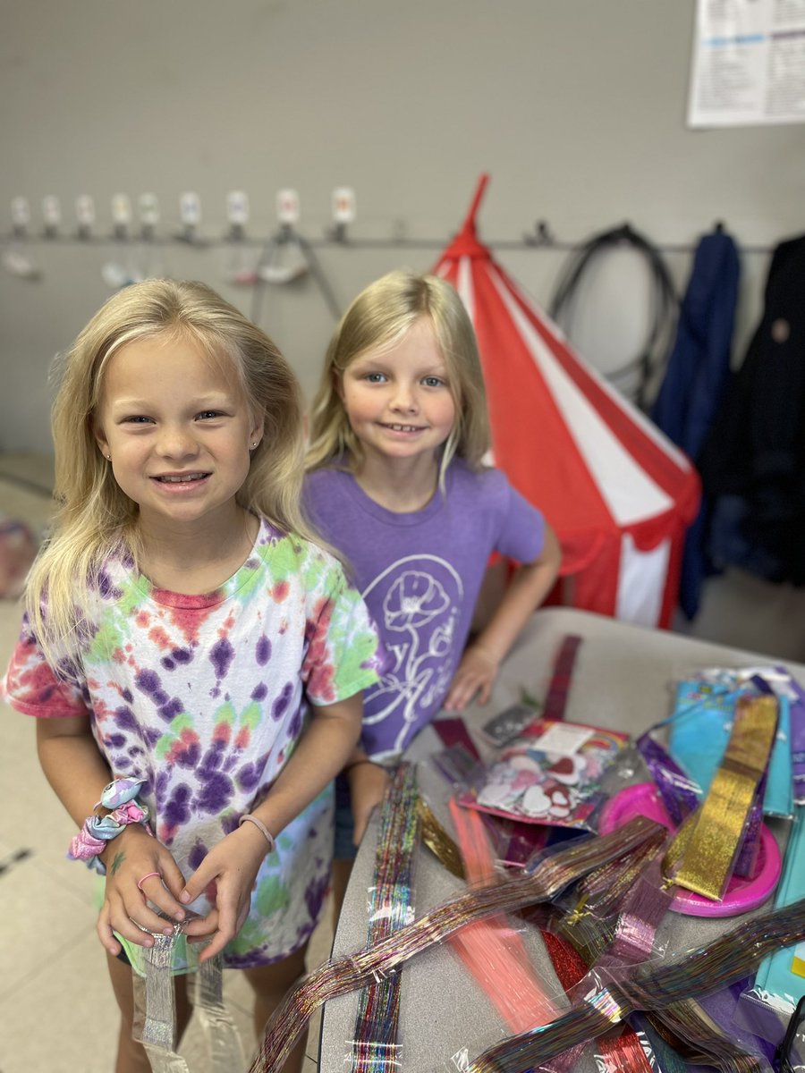 RossvilleAcad's tweet photo. These girls are having a βSpa-tacularβ time on their first day of Spatacular camp. π
ππ
#RiseoftheWolves #ThisIsRTown #PackPride #RCASummerCamp https://t.co/i4Tb4xxDzK