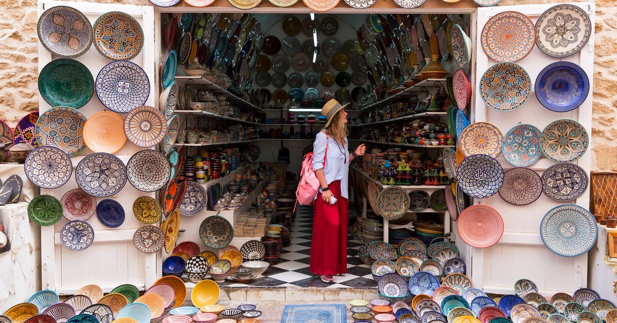 WTTC's tweet photo. #DestinationStewardship fosters strong bonds within the community. By actively engaging with local residents, supporting local businesses, &amp; respecting traditions, destinations build trust &amp; form lasting partnerships. 🤝

Discover more 👉 https://t.co/qOTGYgty7W

#Travel #Tourism https://t.co/6bA7UgcVcC