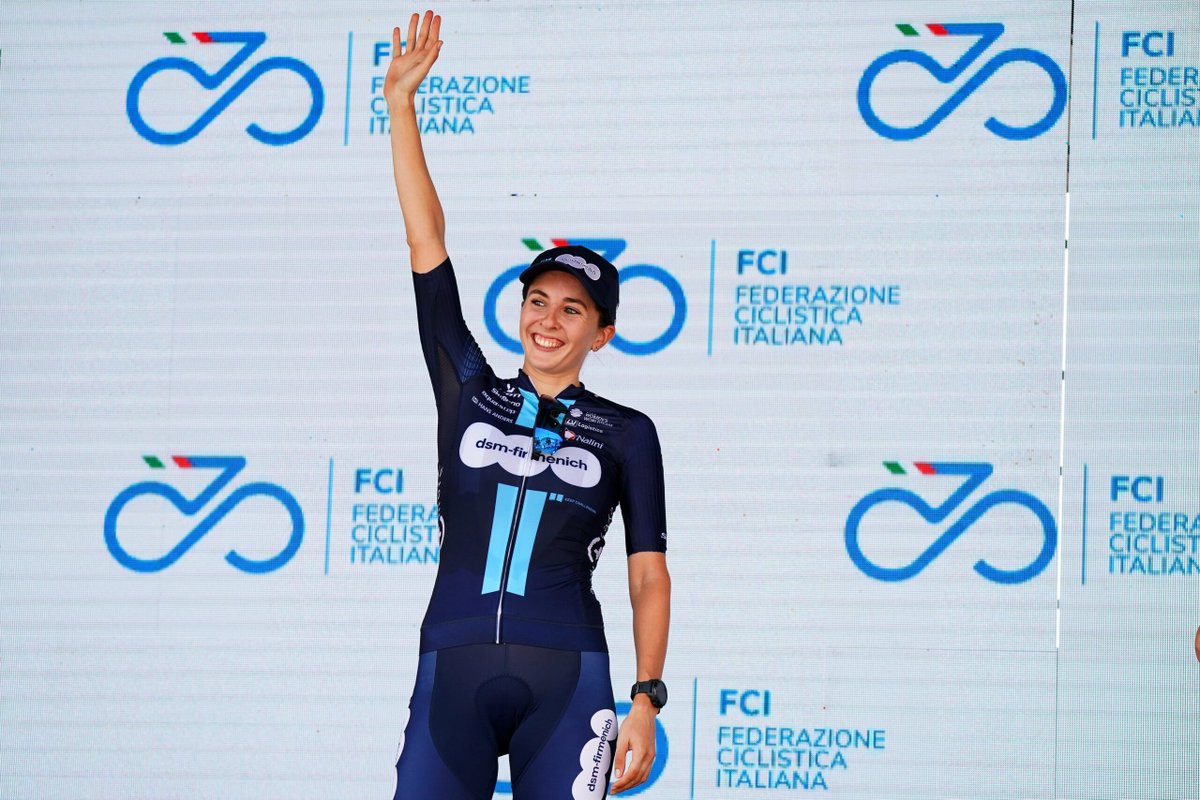 🥈 SILVER 🥈 What a way for @TDSM_Firmenich to wrap up such a lively edition of <a href="/Girodonne/">Girodonne</a>! Congrats to <a href="/JulietteLabous/">Juliette Labous</a> and the whole team 💙 

#SCOTTbikes 
#GiroDonne 
#TeamDSM 
#SCOTTfoilrc