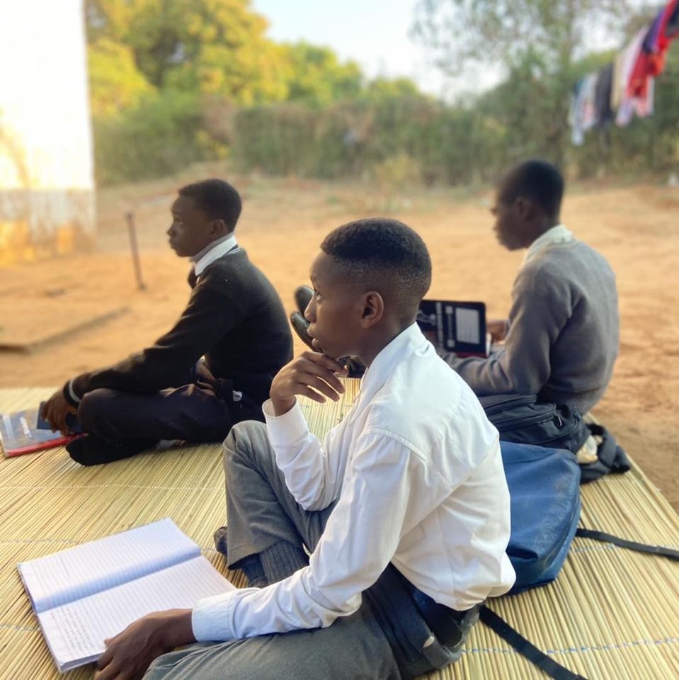 FreeHavenCommu1's tweet photo. Extra lessons with teacher Samuel!
We love solving problems! 📷
#NGO #nonprofit #fhci #freehavencommunityinitiative #africa #zambia #livingstone #community #education #nutrition #health #empowerment #sponsorship #fhcizambia #extralessons #teaching #learning #EducationForAll https://t.co/36kllMsMe6