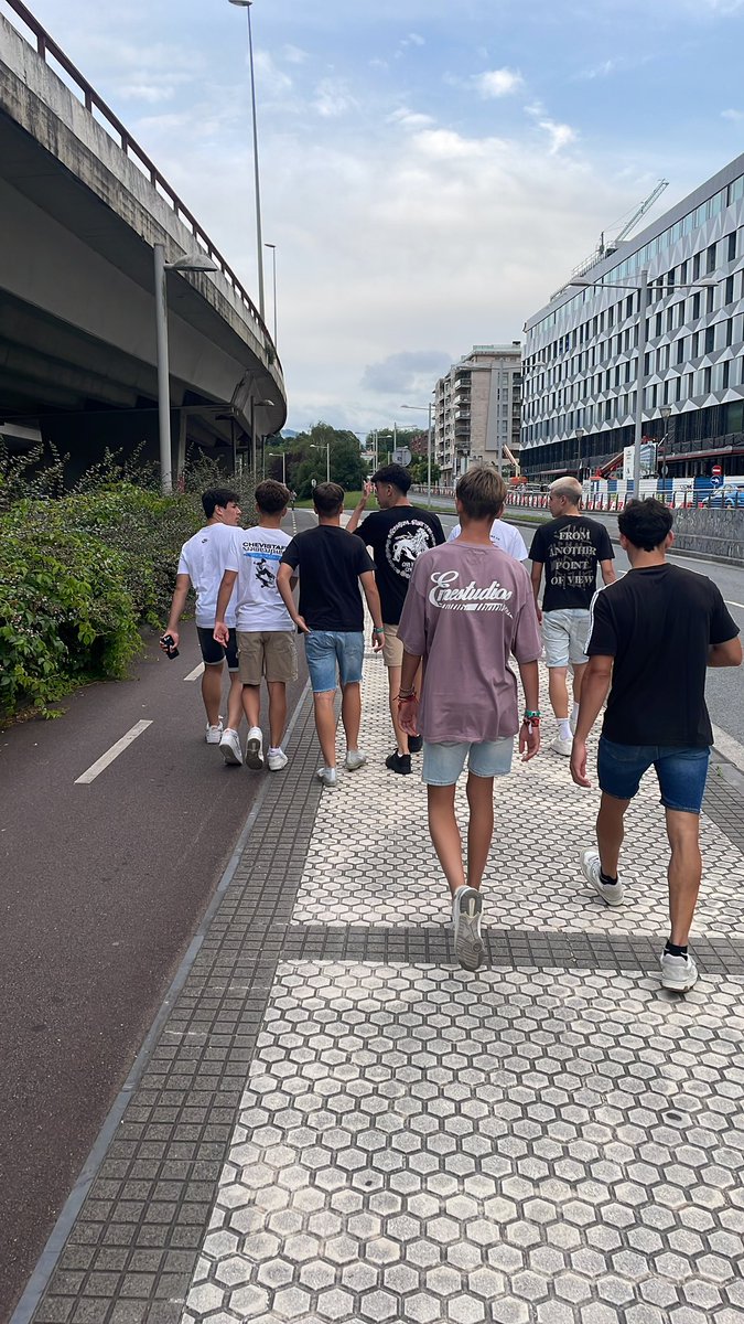 ¡¡ DONOSTI CUP CADETE SOLANO !!

Clasificaron como primeros en fase de grupos tras ganar dos partidos y perder uno.

En fase final contra un equipo de máxima categoría de Madrid caimos derrotados en dieciseisavos de final. Gran torneo de todos nuestros chicos 👏