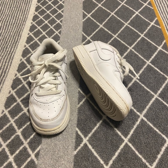 tompaul71's tweet photo. So good I had to share! Check out all the items I'm loving on @Poshmarkapp #poshmark #fashion #style #shopmycloset #nike #vans: https://t.co/ZKBHsr9xTM https://t.co/iOyJLWYGuF