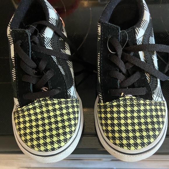 tompaul71's tweet photo. So good I had to share! Check out all the items I'm loving on @Poshmarkapp #poshmark #fashion #style #shopmycloset #nike #vans: https://t.co/ZKBHsr9xTM https://t.co/iOyJLWYGuF