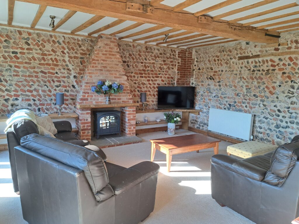 MazeMetton's tweet photo. WIN a stay at Oak Barn!
This year we've added a little bonus for all you #WizardMaze visitors - an entry to our FREE PRIZE DRAW for a chance to #win a 3-night stay for up to 6 guests at our OAK BARN #holiday property
https://t.co/I5X4KdV3jo
#visitthebroads #visitnorfolk https://t.co/d9wIo4rgl6