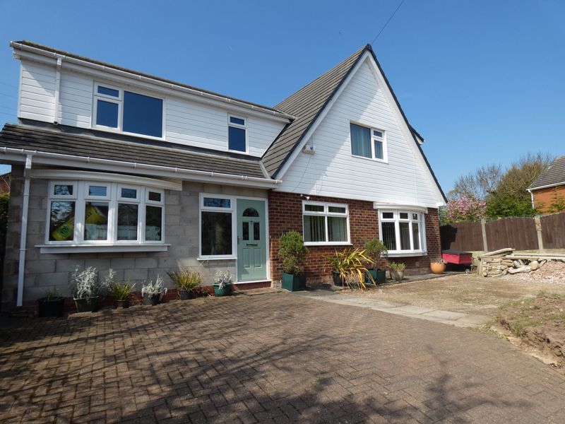 tempoestates's tweet photo. * FRECKLETON *

🌟 Undergone a Partial Renovation
🌟 Much Sought after Village of Freckleton
🌟 Beautifully Maintained Gardens
🌟 A Horse Shoe Driveway that Provides Ample Off Road Parking

Call us now on 01772 633399 or head online to find out more!
💻 https://t.co/pzgHDhRkuA https://t.co/j4aAhu05s3
